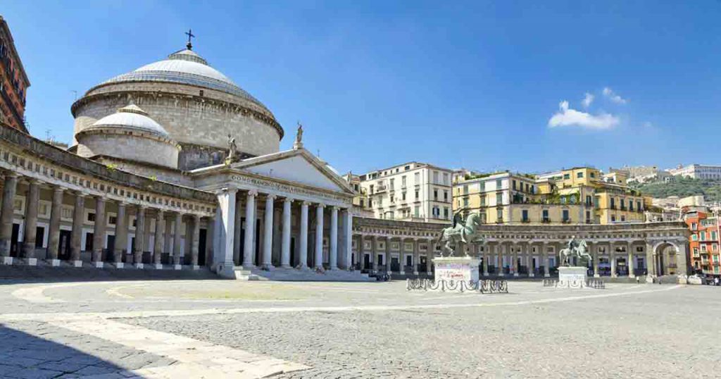 Piazza del Plebiscito Napoli
