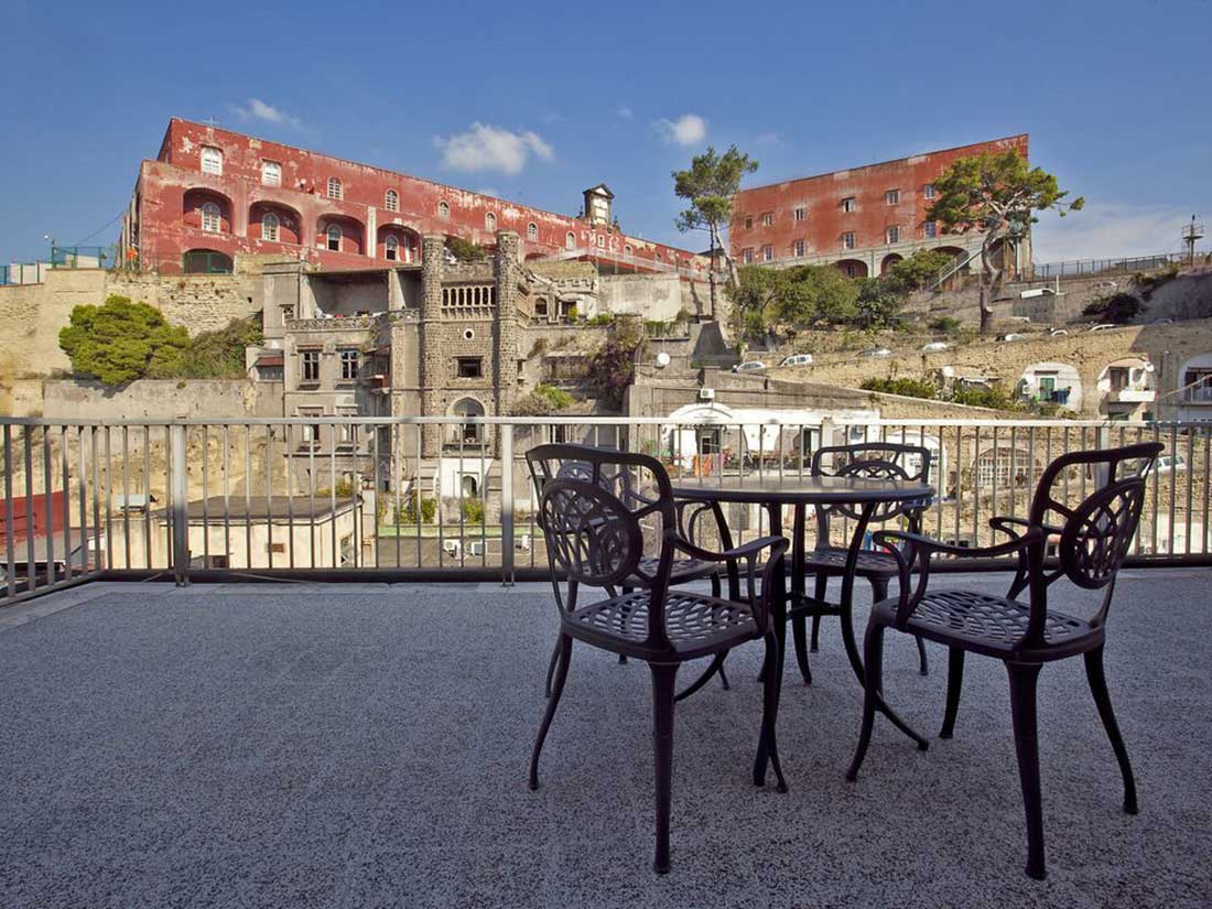 Pizzofalcone dal Hotel Royal Continental