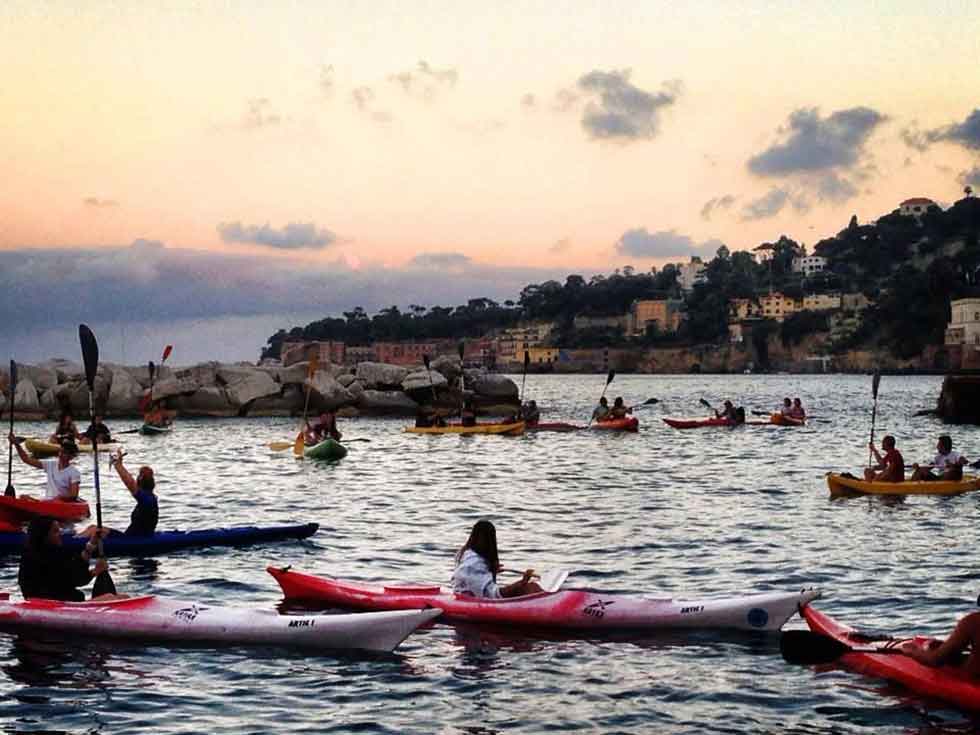 Kayak Napoli al tramonto