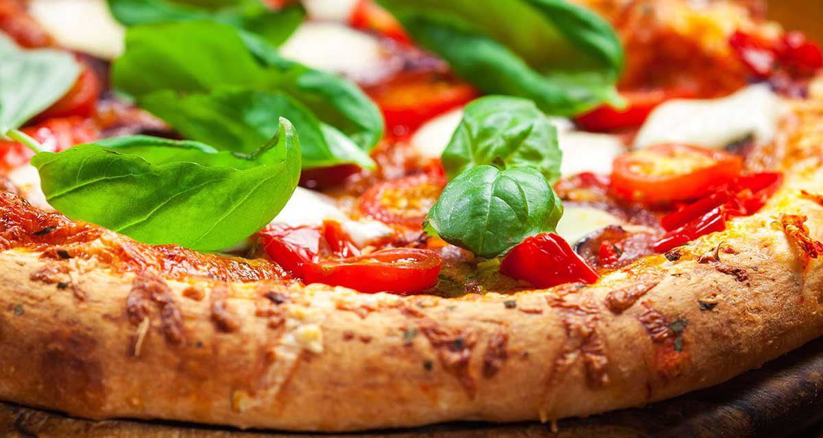 La Pizza napoletana, origini e sapori