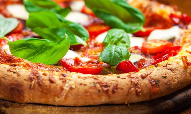 La Pizza napoletana, origini e sapori