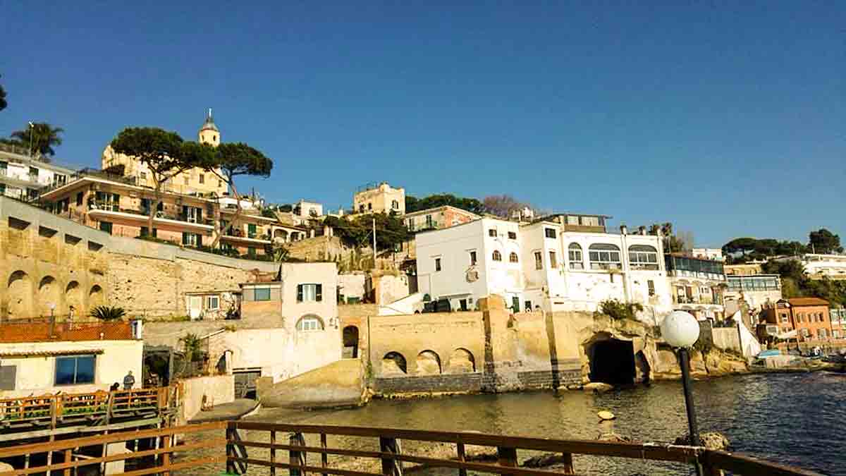 Borgo Marechiaro dal mare