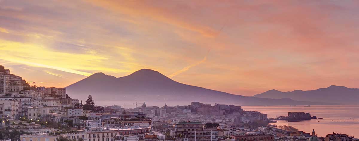 Alla scoperta dei luoghi più suggestivi di Napoli