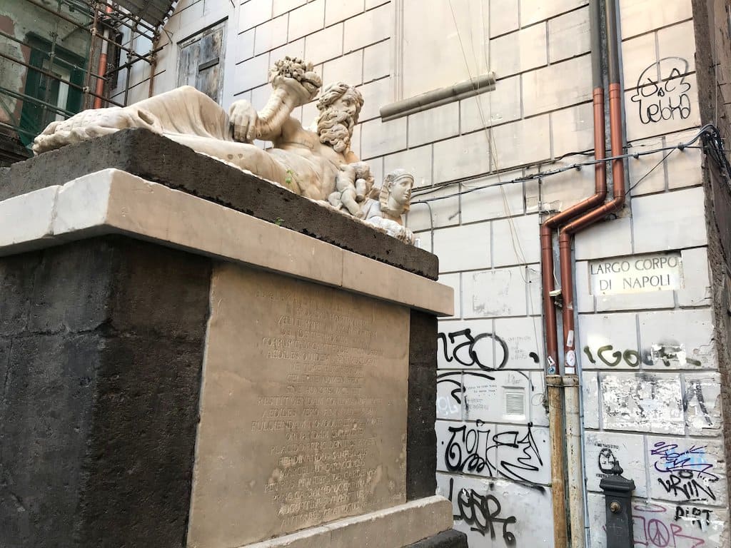 Piazzetta Nilo, Largo Corpo di Napoli