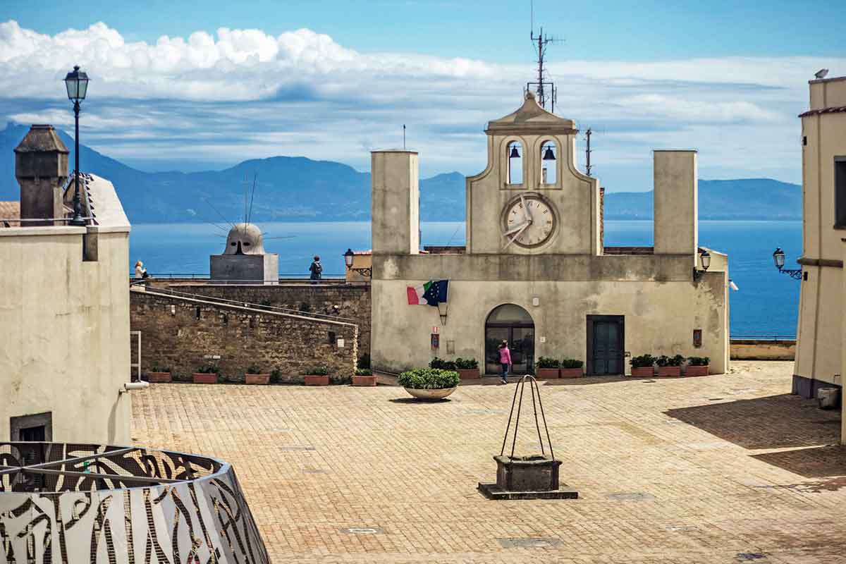 Castel Sant' Elmo Napoli - Piazza d'Armi