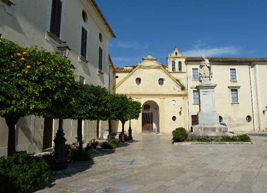 Sant'Agata dei Goti - Piazza Umberto I