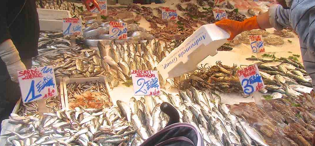 I cinque mercati del pesce più interessanti di Napoli