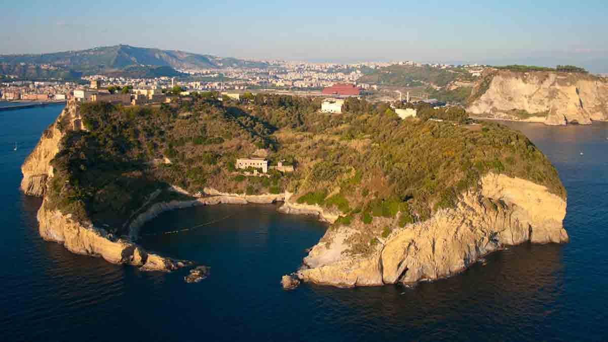 Nisida Porto Paone