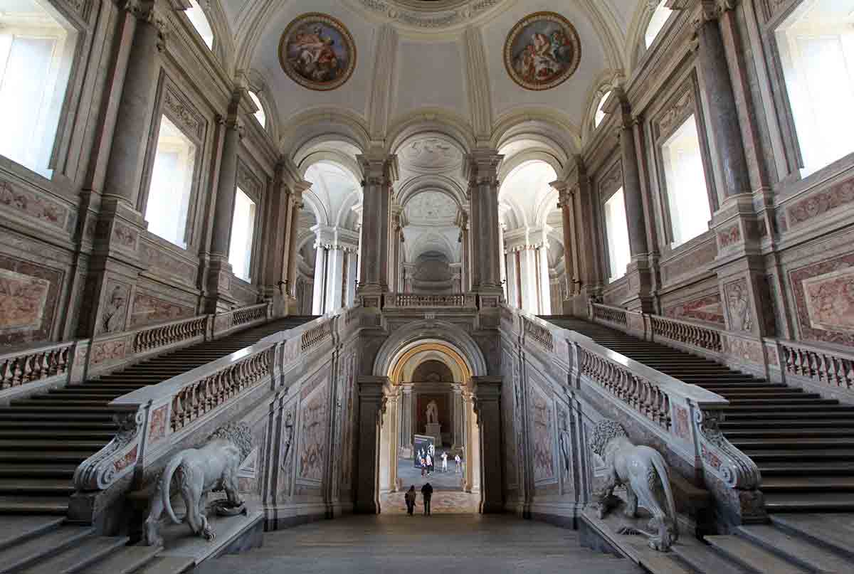 Aperture serali della Reggia di Caserta, Scalone d'Onore