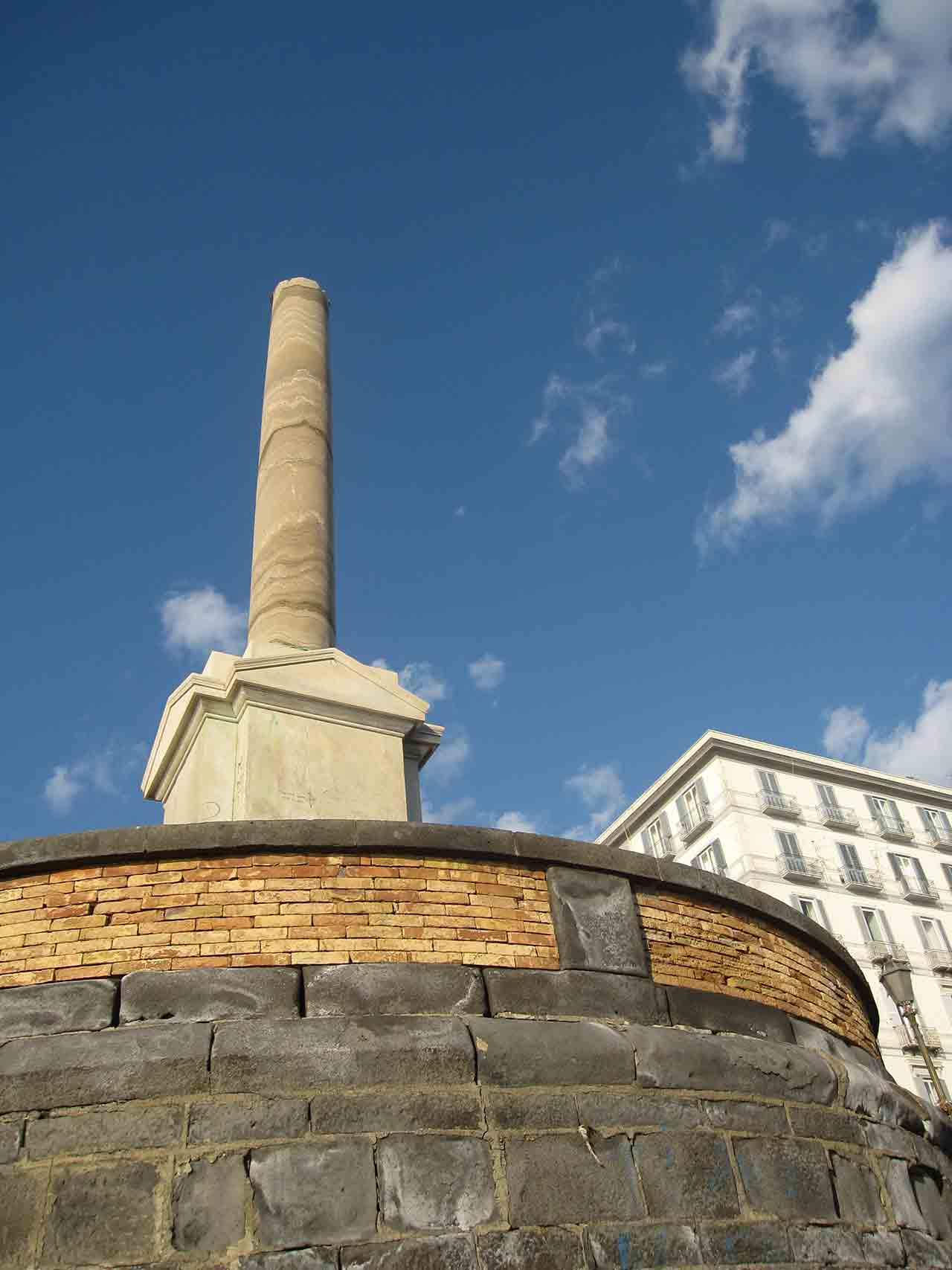 La Colonna Spezzata Napoli