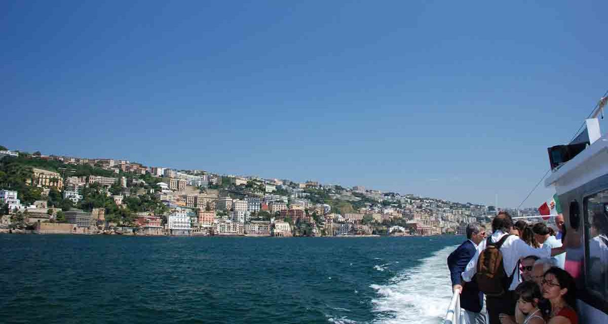 Batò Naples 2018, la costa di Napoli vista dal mare