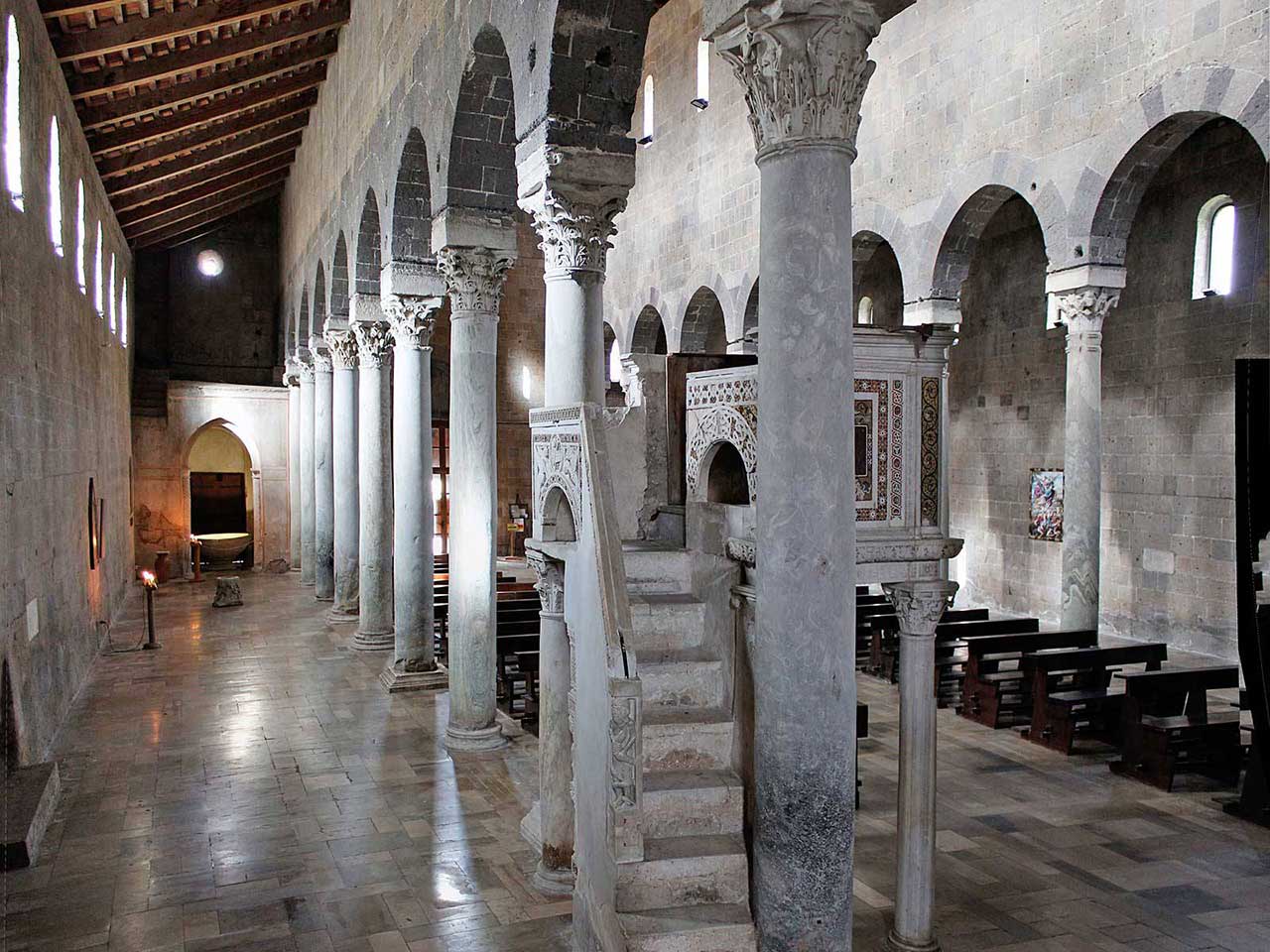 Casertavecchia borgo: Cattedrale dedicata a San Michele Arcangelo