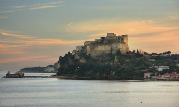 Castello di Baia aperture serali per ammirare il tramonto