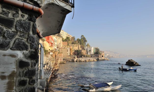 Posillipo e la leggenda della Baia dei due Frati