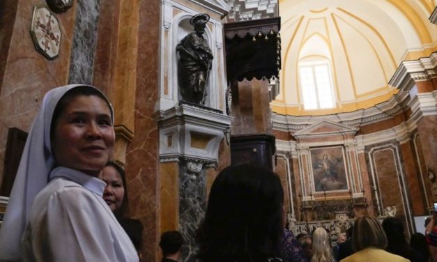 Chiesa della Sacra Famiglia dei Cinesi a Napoli