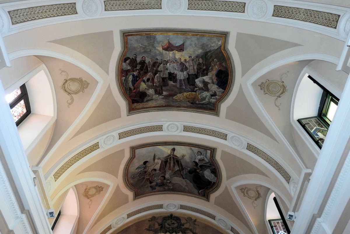 Santuario di San Gennaro alla Solfatara, Interno