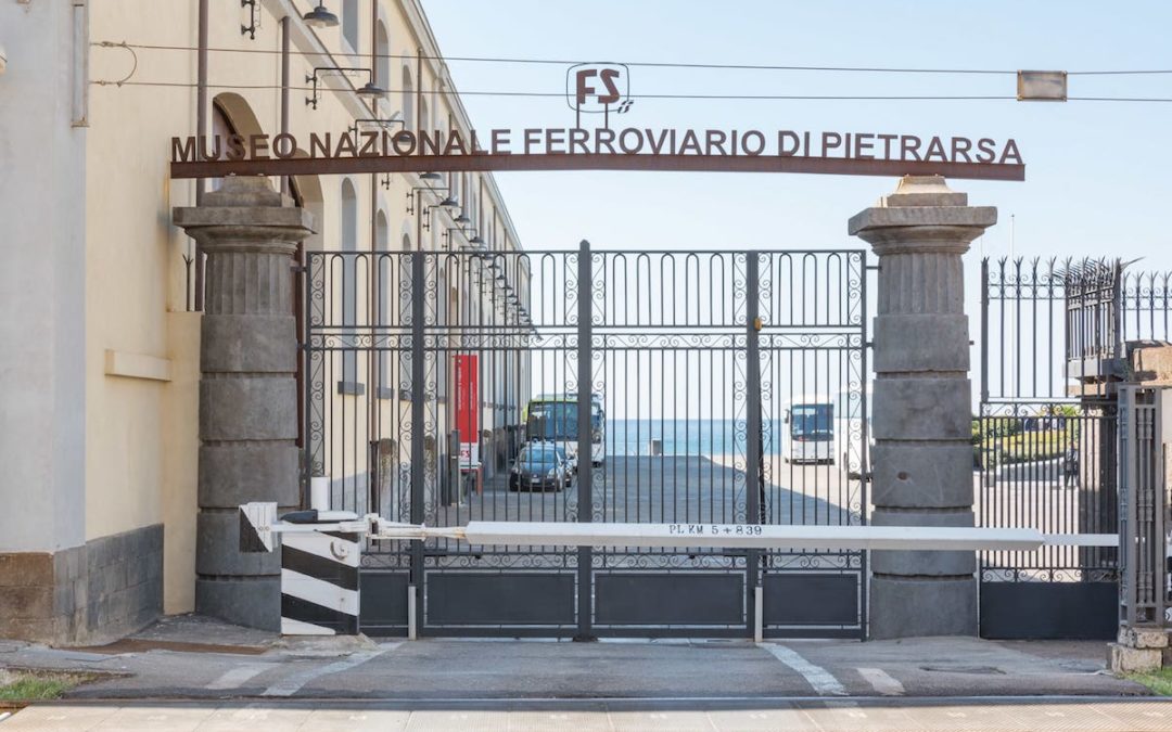 Al Museo Nazionale Ferroviario di Pietrarsa si entra con un libro