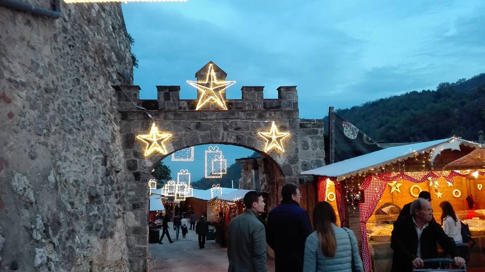 Cadeaux al Castello 2019, i mercatini di natale al Castello di Limatola (BV)