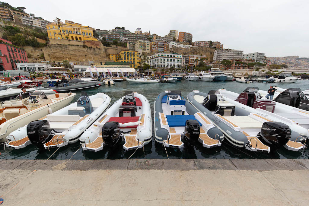 Navigare al Circolo Posillipo di Napoli