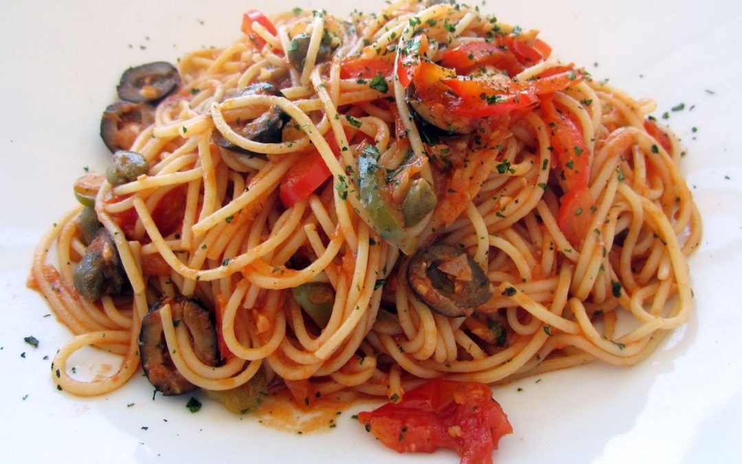 Spaghetti alla puttanesca, un primo piatto dal nome molto insolito
