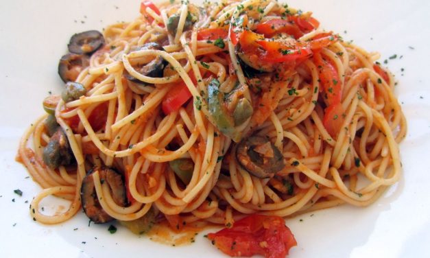 Spaghetti alla puttanesca, un primo piatto dal nome molto insolito