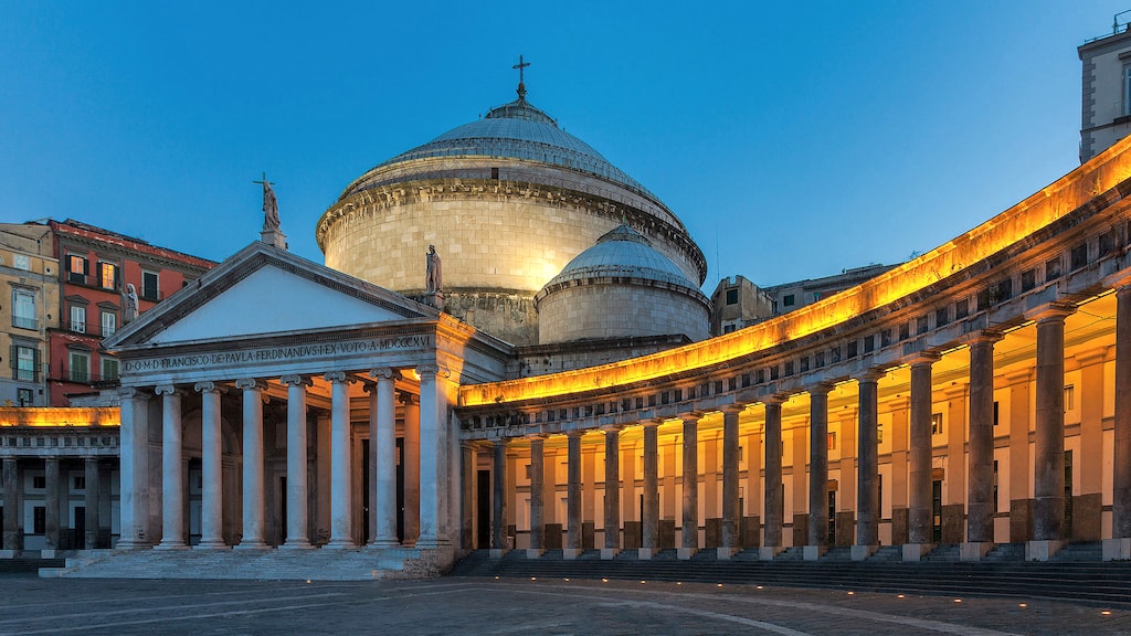 Piazza del Plebiscito Napoli