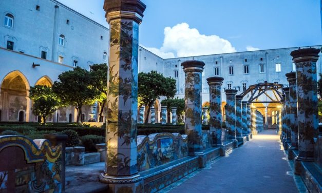 Una notte nel Chiostro di Santa Chiara a Napoli 2019