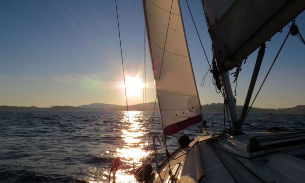 Escursioni in barca a vela nel Golfo di Napoli