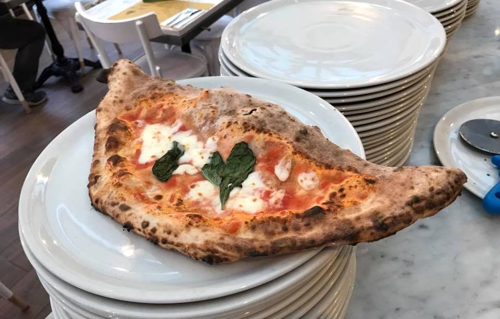 Calzone napoletano al forno, curiosità e ricetta