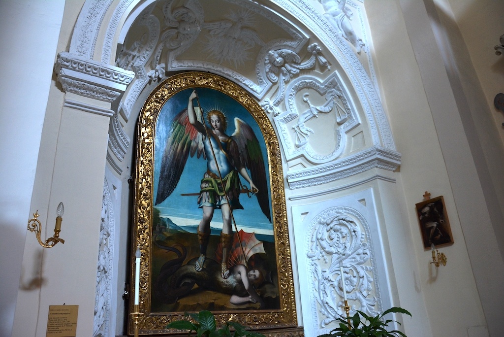 Santa Maria del Parto - Tela di San Michele che calpesta il demonio