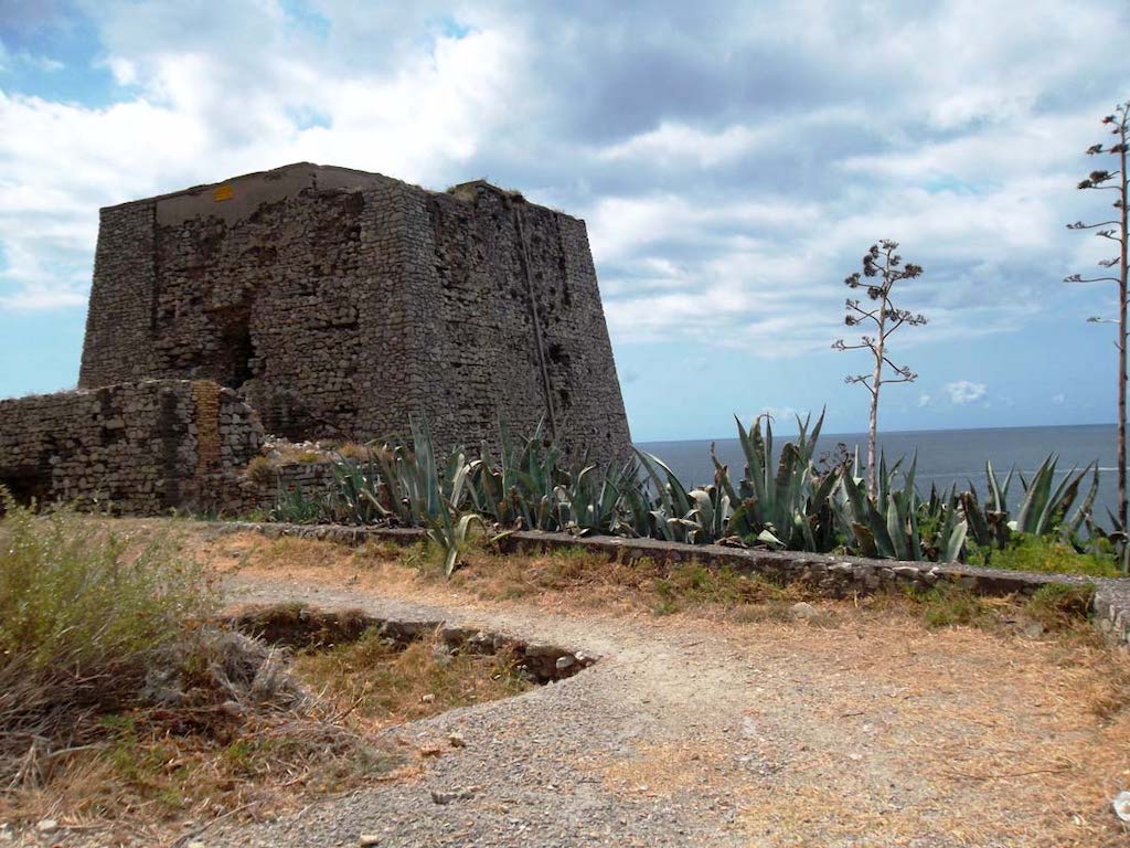 Punta Campanella Torre Minerva