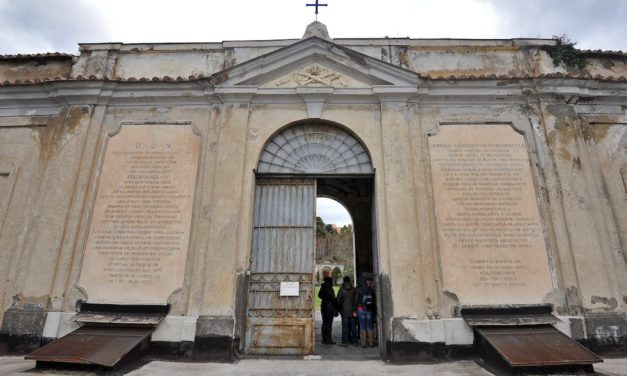 Il Borbonico Cimitero delle 366 Fosse a Napoli