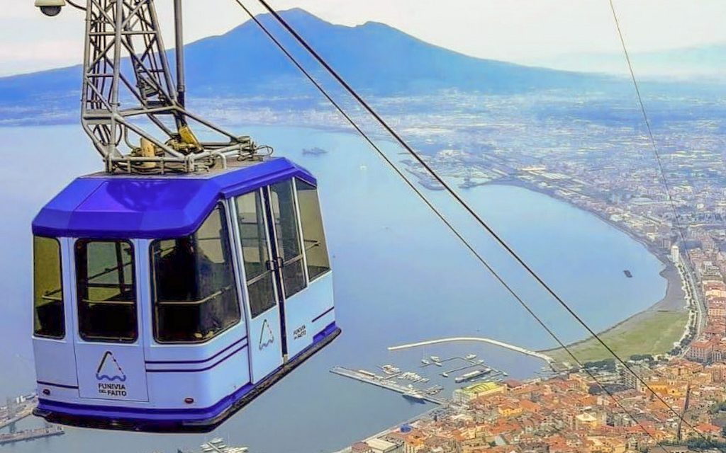 Funivia del Monte Faito, la panarella sul Golfo di Napoli