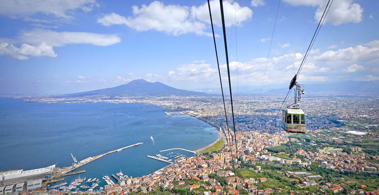 Funivia di Castellammare, vista mozzafiato su golfo Napoli Funivia di Castellammare, vista mozzafiato su golfo di Napoli