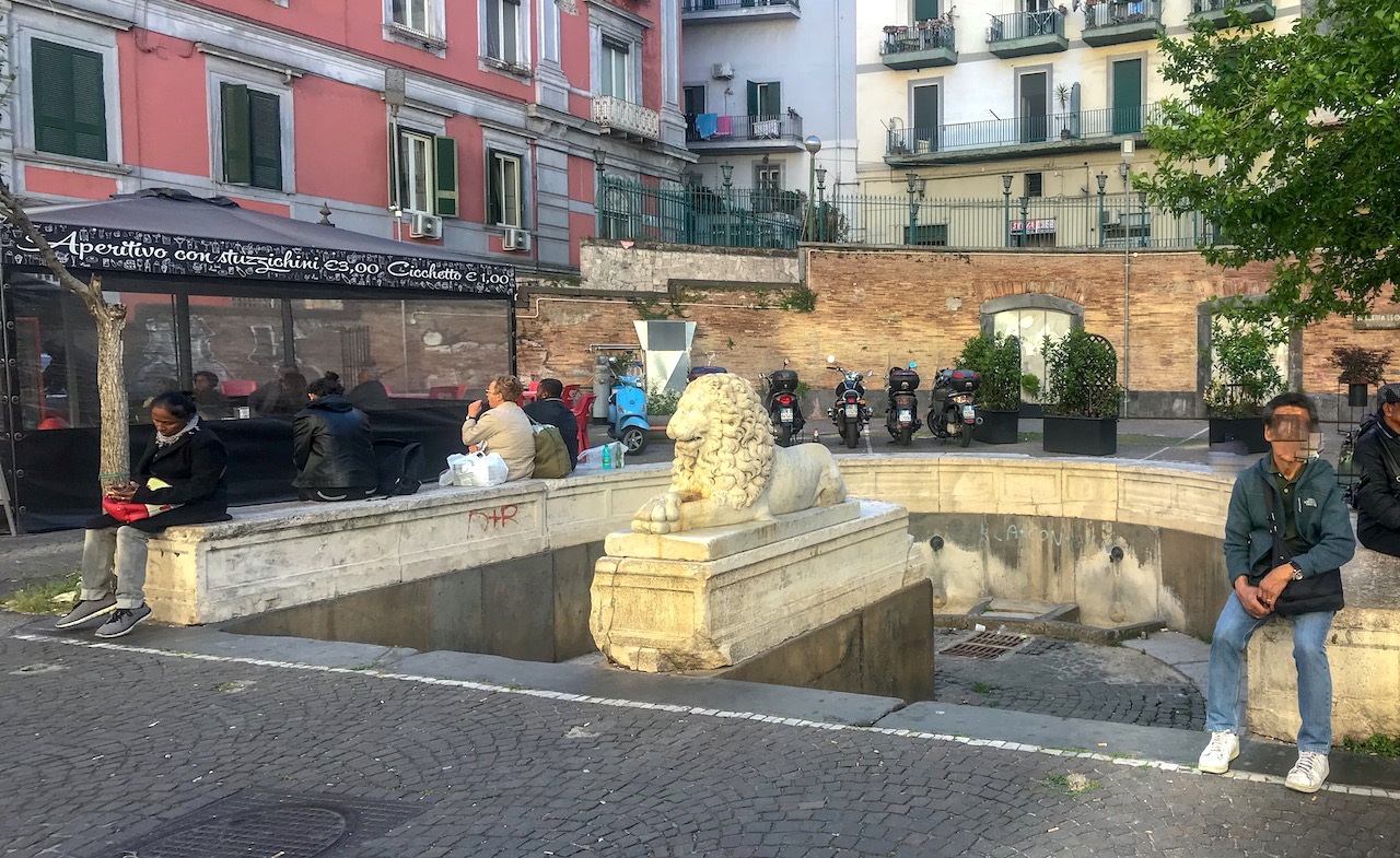 Fontana del Leone, Mergellina