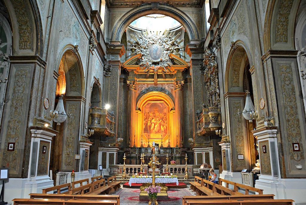 Chiesa del Gesù delle Monache a Porta San Gennaro Napoli Interno