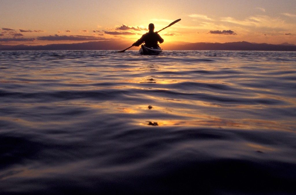 KayakMusic: tour in kayak al tramonto con aperitivo e musica dal vivo
