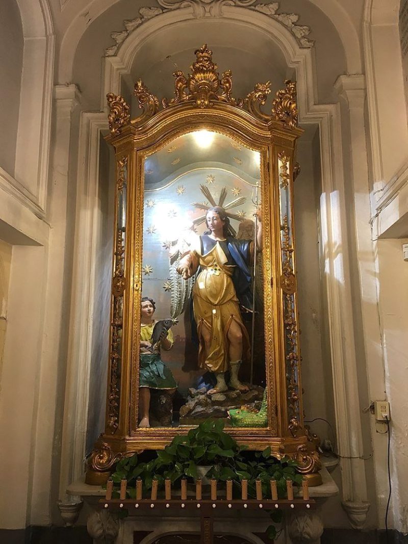 Statua di San Raffaele a Materdei