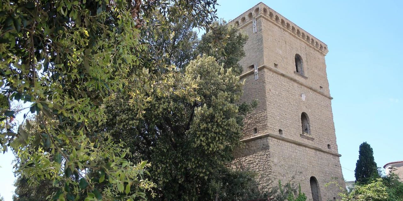 Torre Ranieri, sulla collina di Posillipo