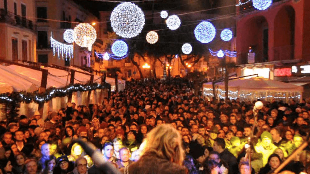 Concerto di Capodanno a Pozzuoli con Rocco Hunt, Edoardo Bennato e Rosalia Porcaro