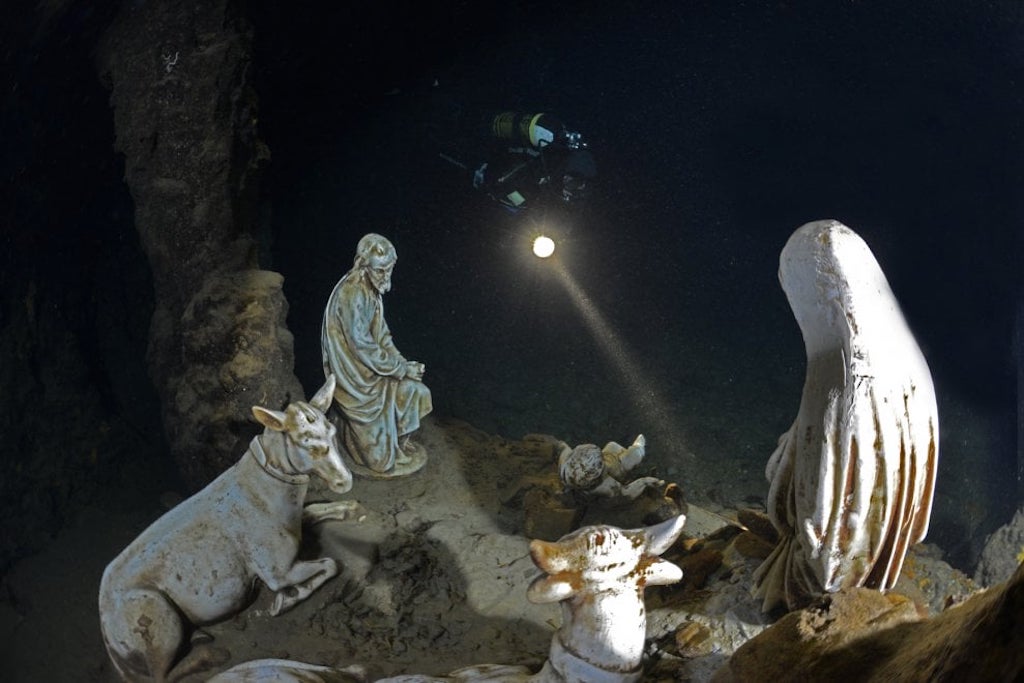 presepe subacqueo nella Grotta dello Smeraldo 