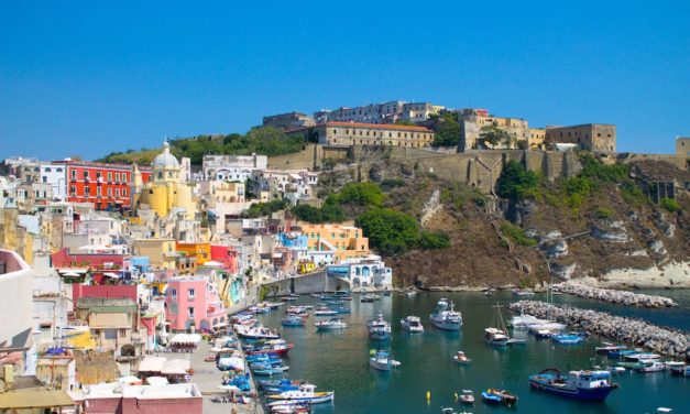 Palazzo D’Avalos, l’antico carcere borbonico di Procida