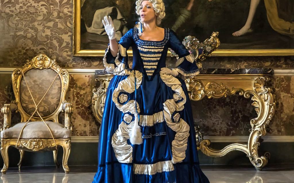 Ballo a Corte, visita teatralizzata a Palazzo Reale di Napoli (2020)