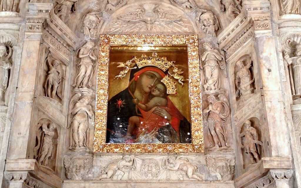 Basilica Santuario del Carmine Maggiore a Napoli