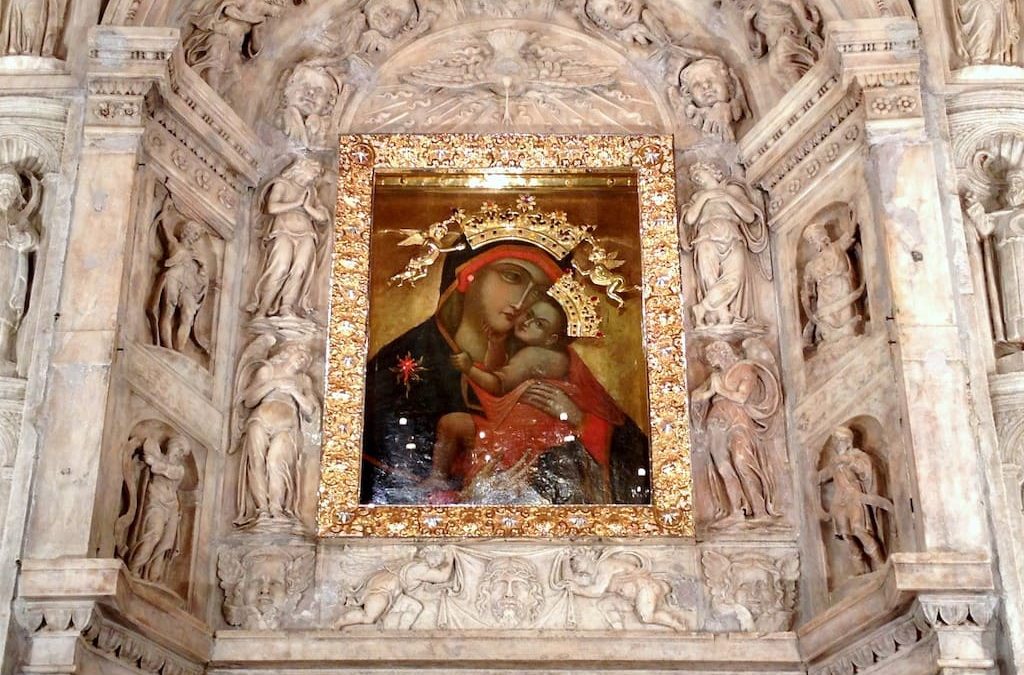Basilica Santuario del Carmine Maggiore a Napoli