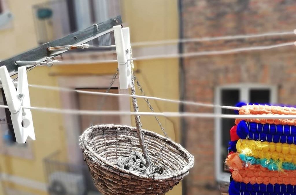 ‘O Panaro, a Napoli anche la spesa ha la sua ascensore