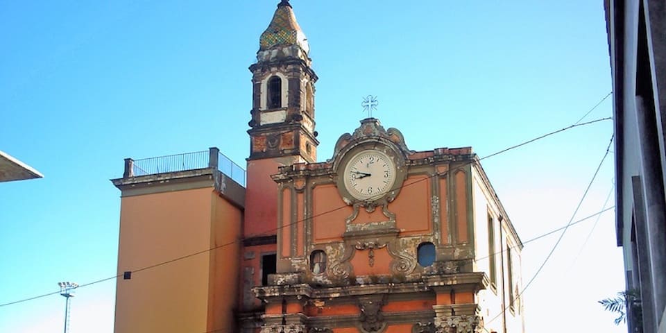 Santa Maria di Portosalvo di Napoli, una chiesa sullo spartitraffico