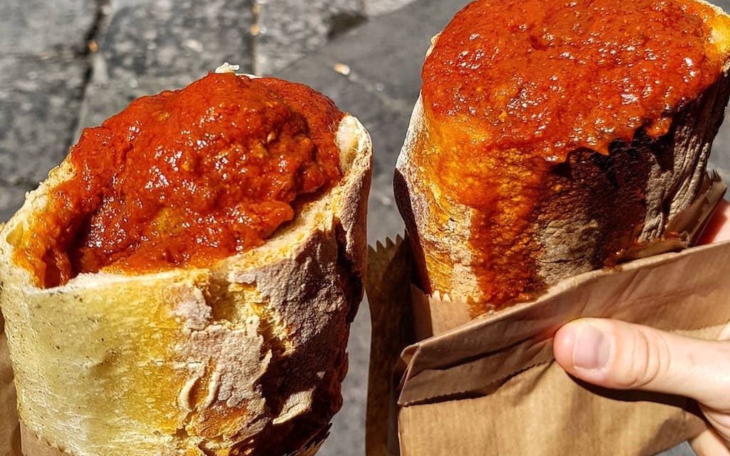 O’ Cuzzetiello napoletano , una prelibatezza della cucina partenopea