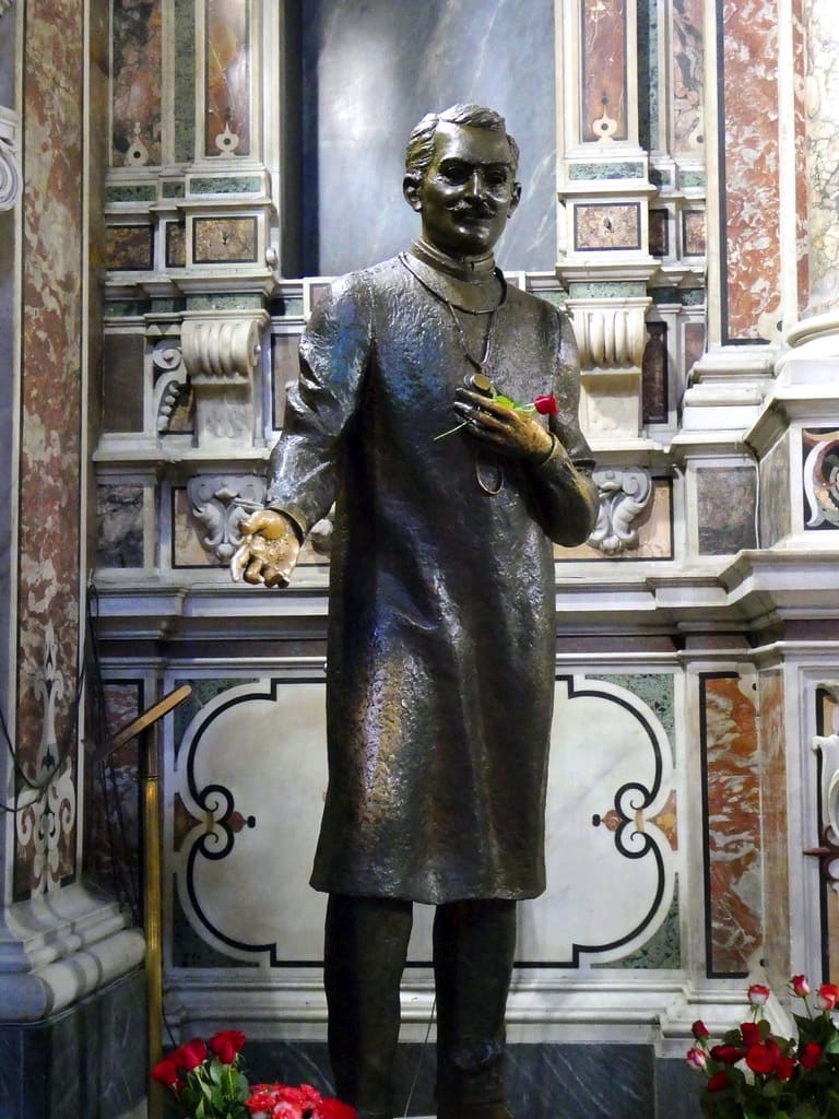 Statua Bronzea di S. Giuseppe Moscati
