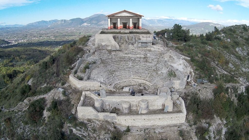 Teatro Tempio romano Monte San Michele